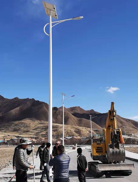 甘南碌曲10米贡觉太阳能路灯项目